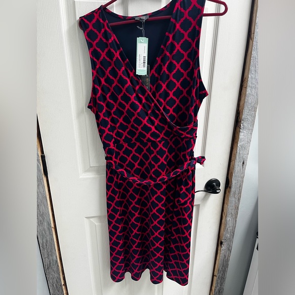 Dress - Picture 2 of 4